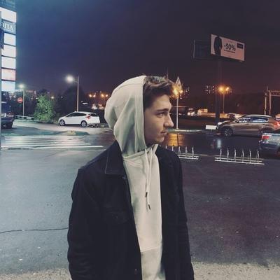 Алексей Саратов